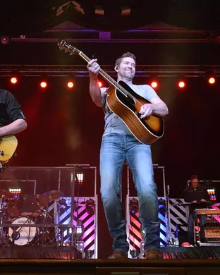 Josh Turner Midland